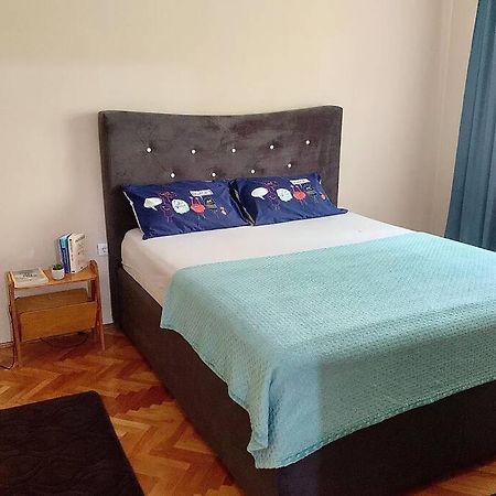פודגוריצה Cute, Spacious Apt In The Heart Of The Old Town מראה חיצוני תמונה
