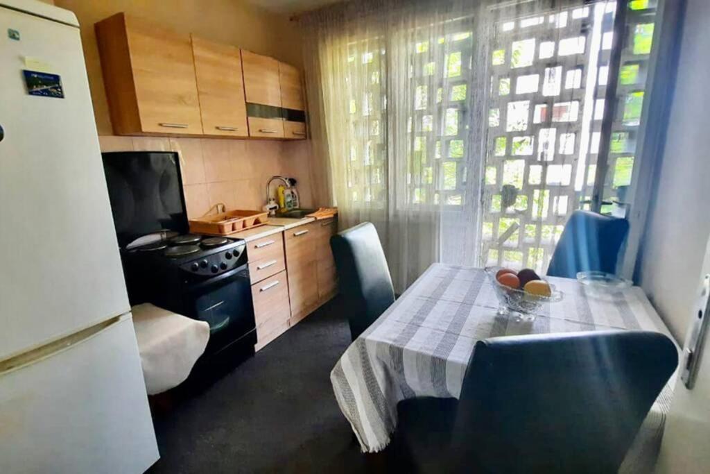 פודגוריצה Cute, Spacious Apt In The Heart Of The Old Town מראה חיצוני תמונה
